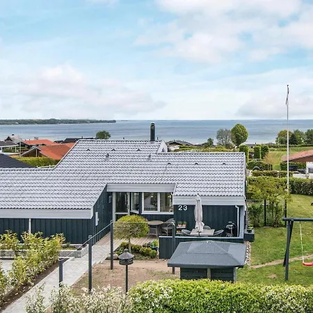 6 Person In * Sjolund