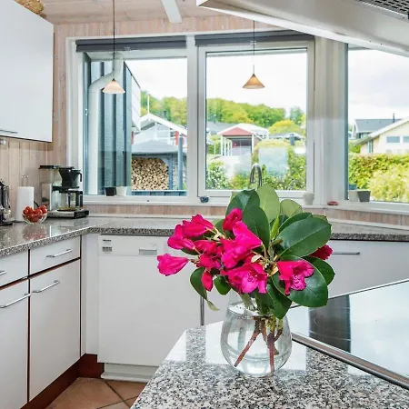 6 Person In Vakantiehuis Sjolund